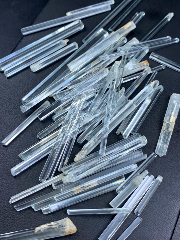 Aquamarine natural crystal | Natural Rough Aquamarine Crystal – Healing Stone, Raw Mineral Specimen, March Birthstone