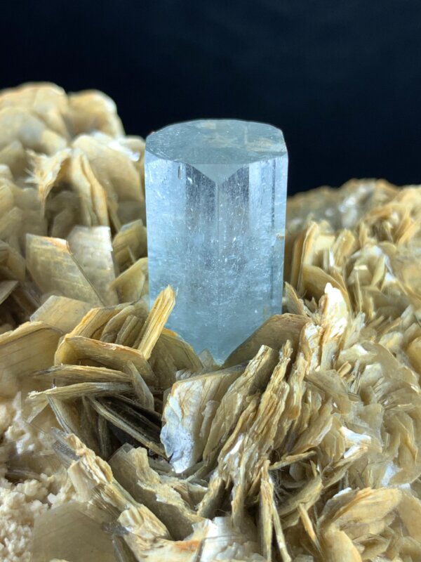 Natural Aquamarine Specimen – Raw Blue Crystal Mineral Cluster for Collectors & Healing
