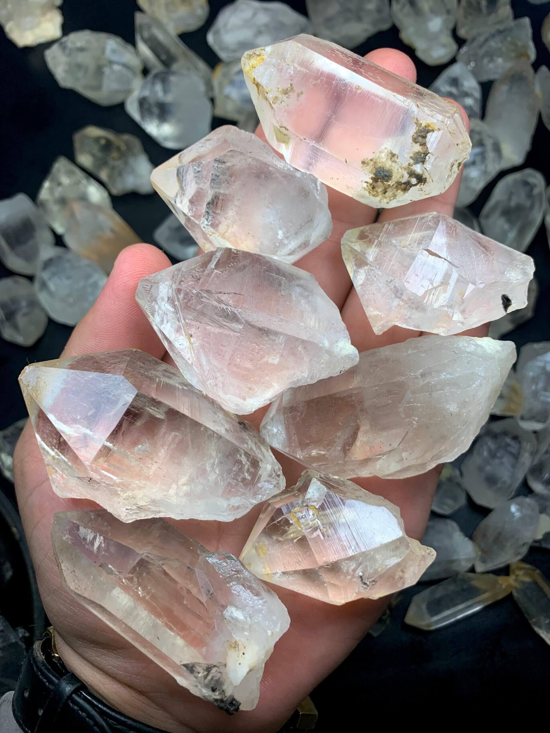 The Brilliant Beauty of Luster Hashupi Quartz: A Collector’s Gemstone Treasure