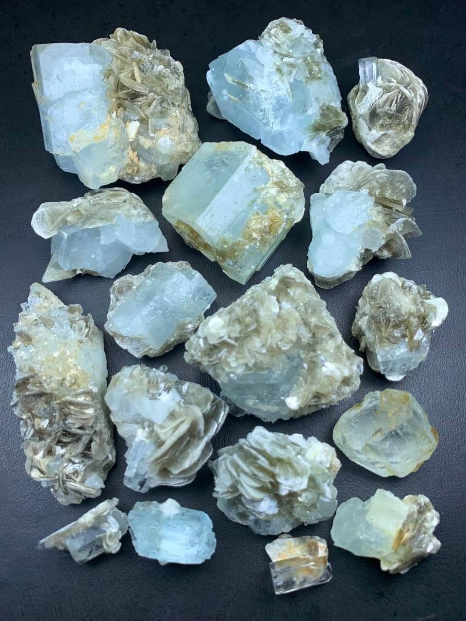 Aquamarine Specimen: The Gem of the Sea for Collectors and Jewelry Enthusiasts